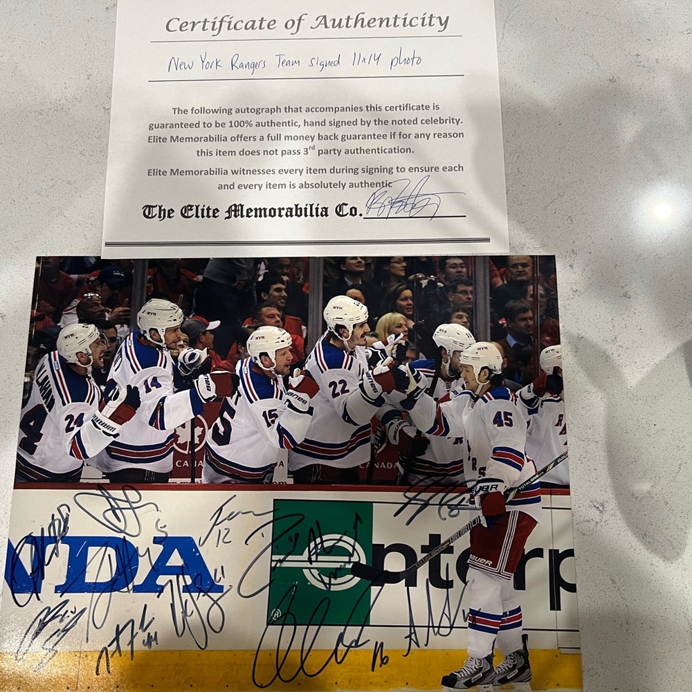💥 New York Rangers Team Signed 11x14 Photo w/ COA - 2011-2014 Era NHL Autograph